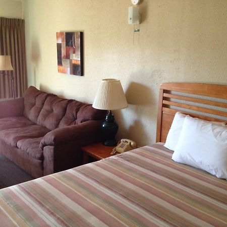 Dinner Bell Motel Даннеллон Екстер'єр фото